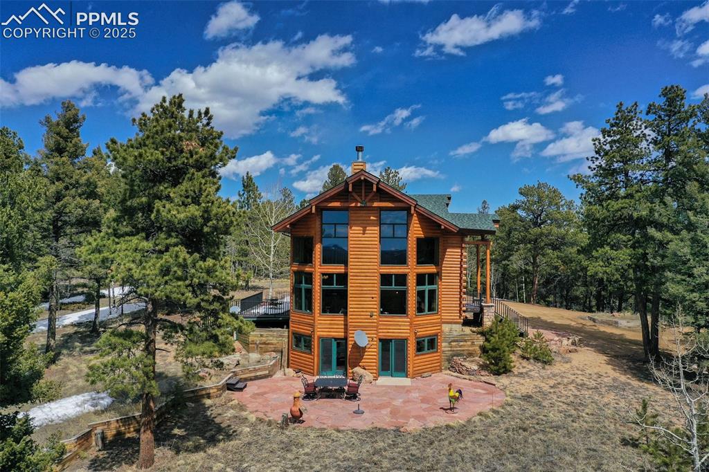 527 Cougar Point