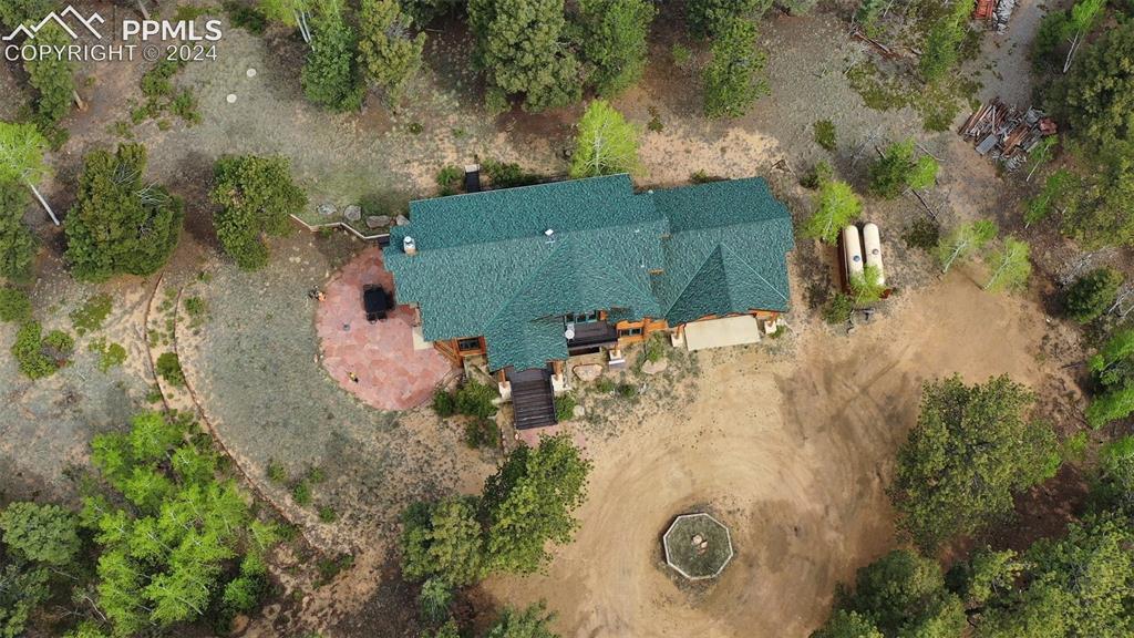527 Cougar Point