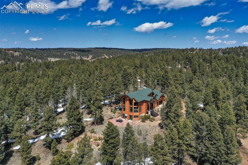 527 Cougar Point