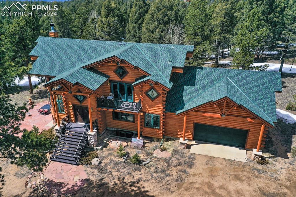 527 Cougar Point