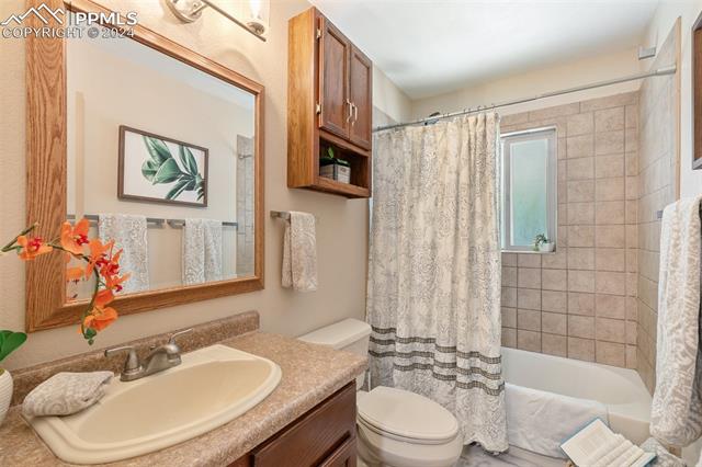 1530 Eagle View Drive