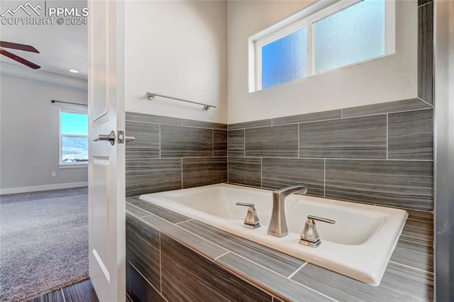 11571 Spectacular Bid Circle