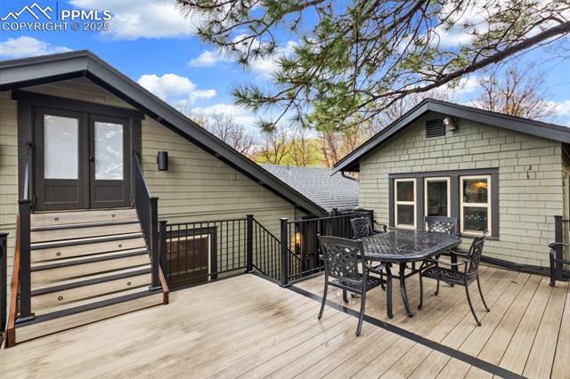 1800 Ridgeway Avenue