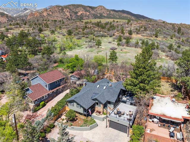 1800 Ridgeway Avenue