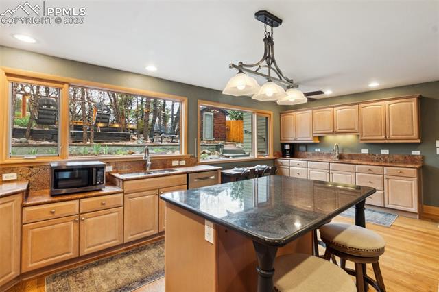 1800 Ridgeway Avenue