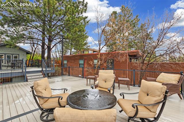 1800 Ridgeway Avenue