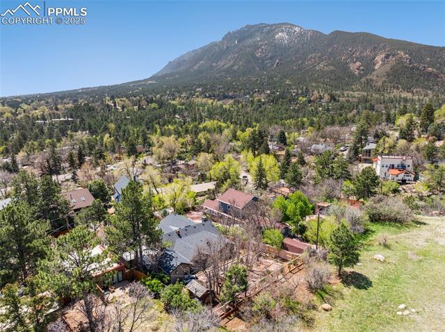 1800 Ridgeway Avenue