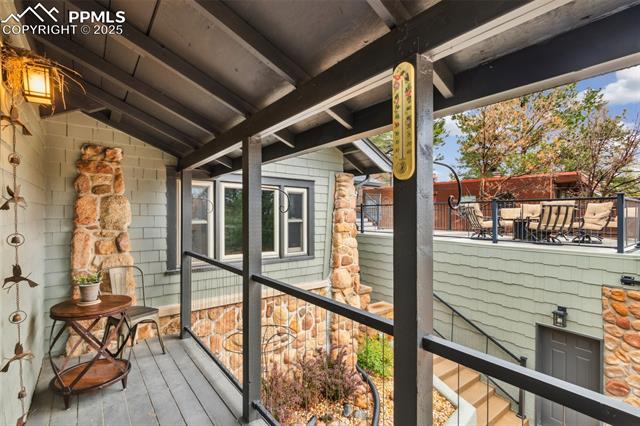 1800 Ridgeway Avenue