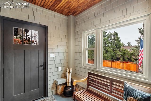 1800 Ridgeway Avenue