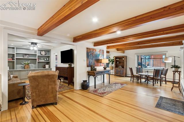 1800 Ridgeway Avenue