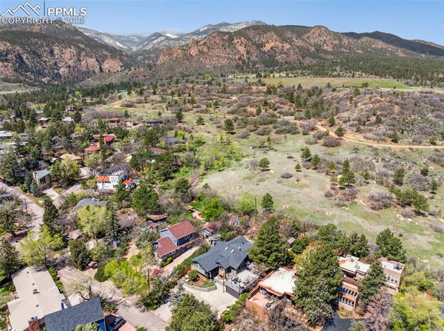 1800 Ridgeway Avenue