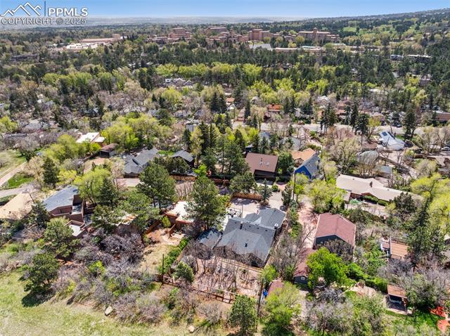 1800 Ridgeway Avenue