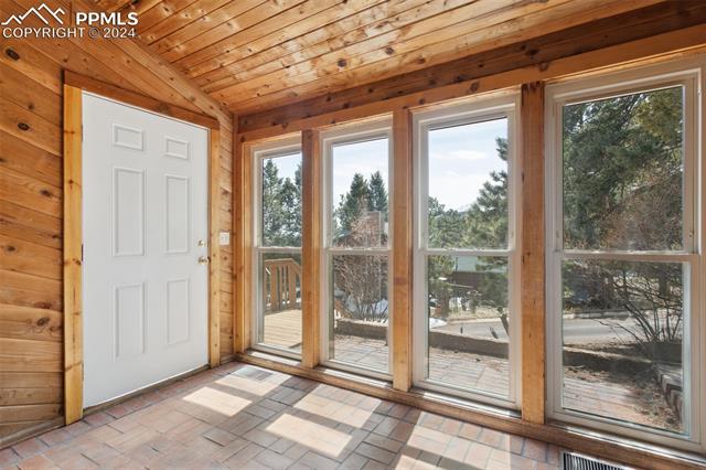 410 Hillcrest Street