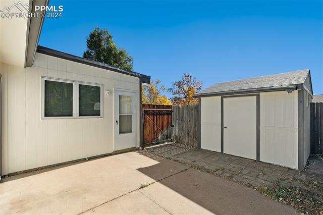 2111 S El Paso Avenue