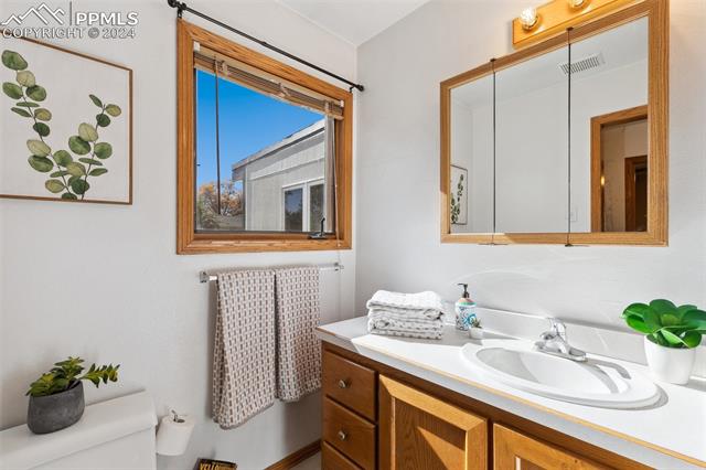 2111 S El Paso Avenue