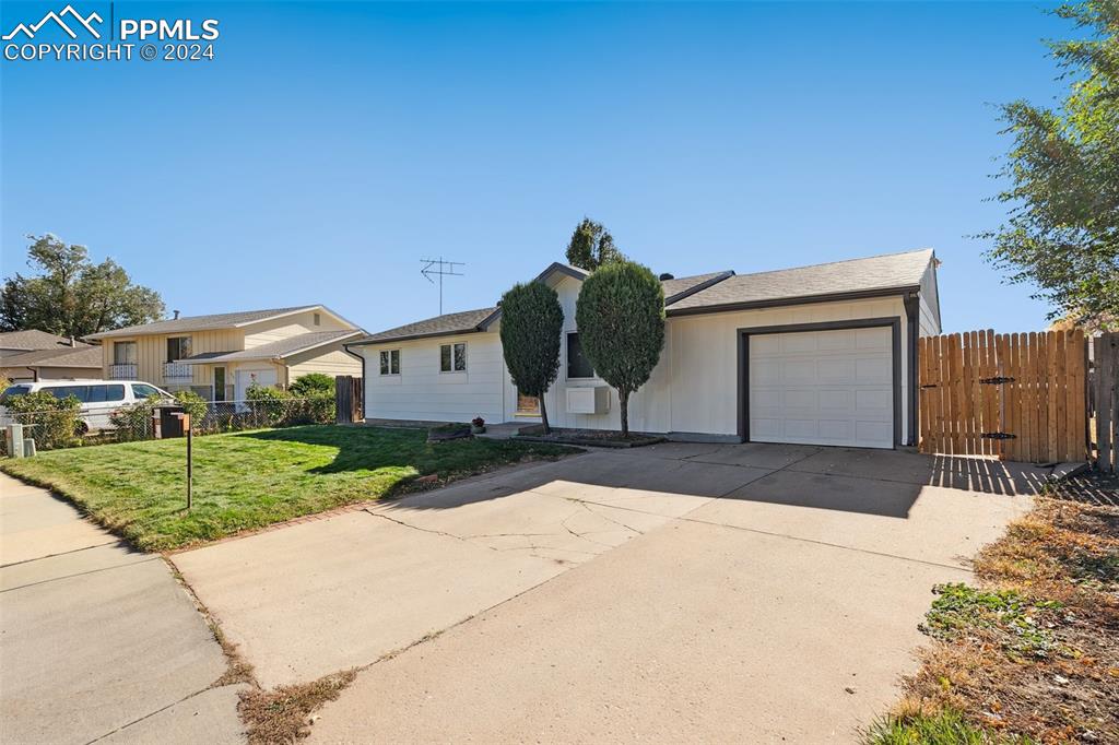 2111 S El Paso Avenue