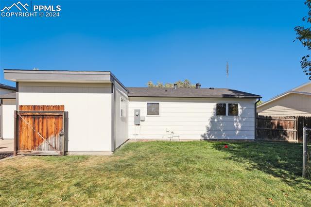 2111 S El Paso Avenue