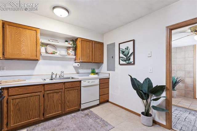 2111 S El Paso Avenue