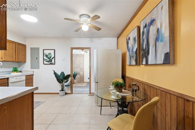 2111 S El Paso Avenue