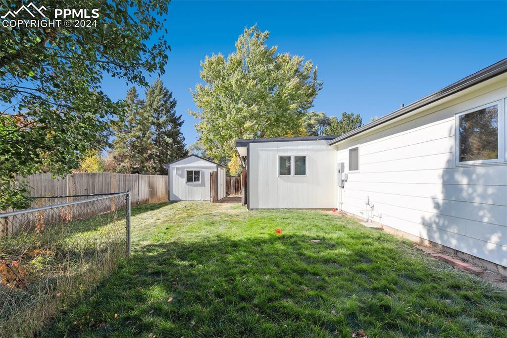 2111 S El Paso Avenue