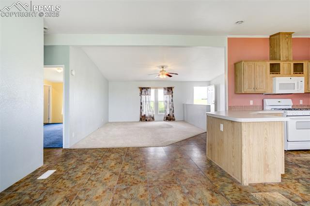 1435 Equestrian Point