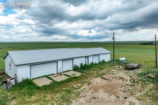 1435 Equestrian Point