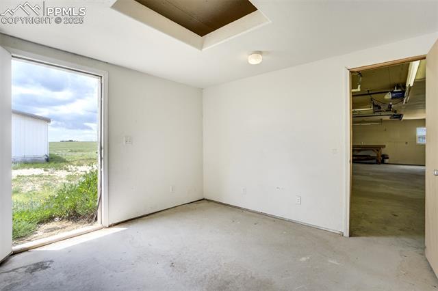 1435 Equestrian Point