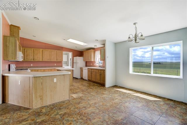 1435 Equestrian Point