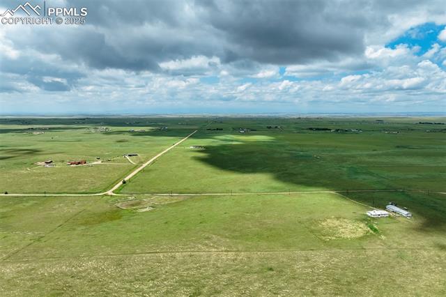 1435 Equestrian Point