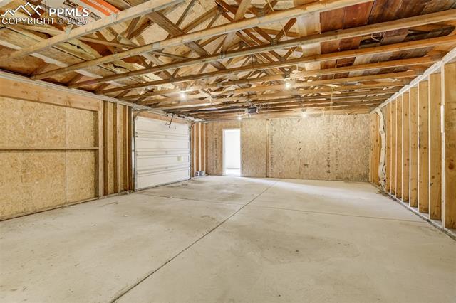 1435 Equestrian Point