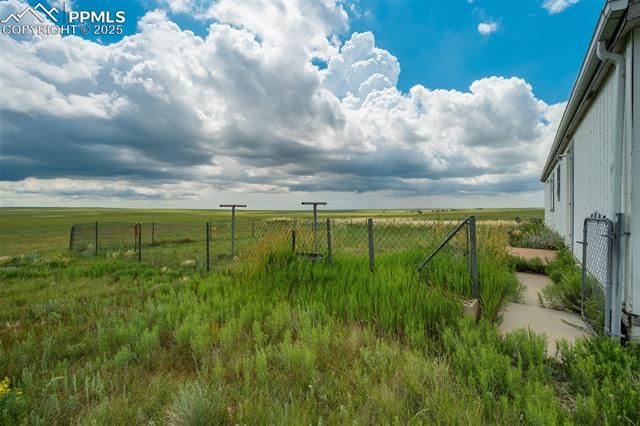 1435 Equestrian Point