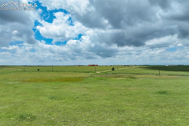 1435 Equestrian Point