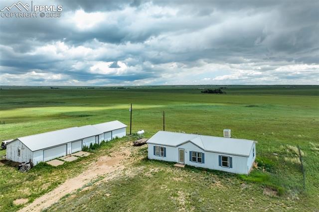 1435 Equestrian Point