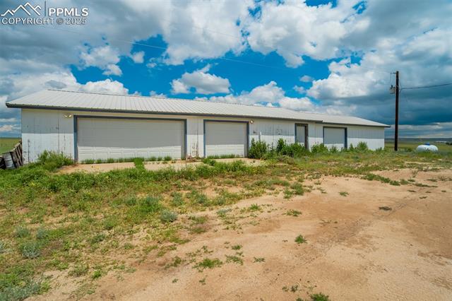 1435 Equestrian Point