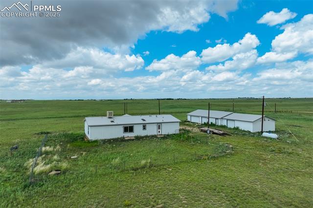1435 Equestrian Point