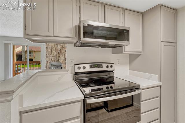 910 Tenderfoot Hill Road 101