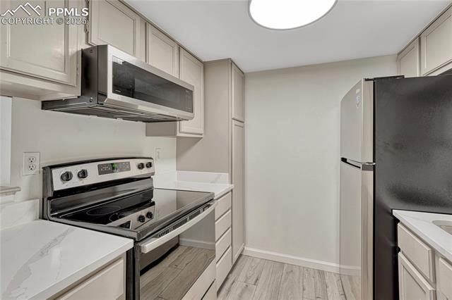 910 Tenderfoot Hill Road 101