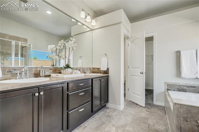 8079 Hollygrape Lane