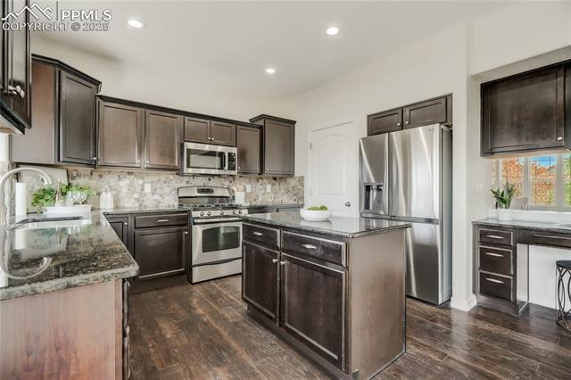 8079 Hollygrape Lane