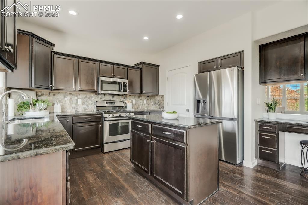 8079 Hollygrape Lane