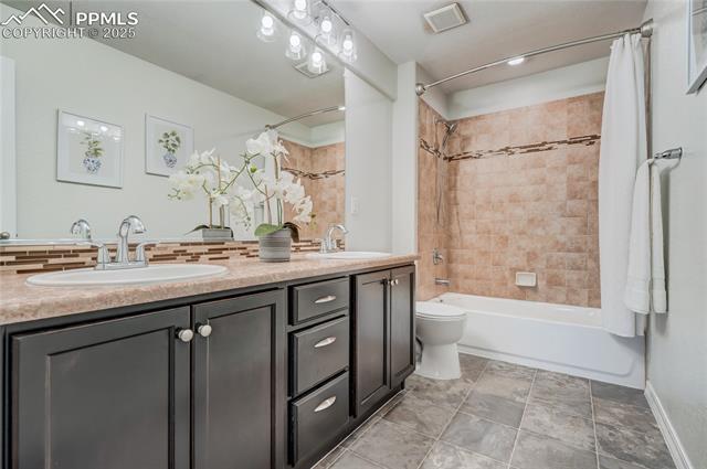 8079 Hollygrape Lane