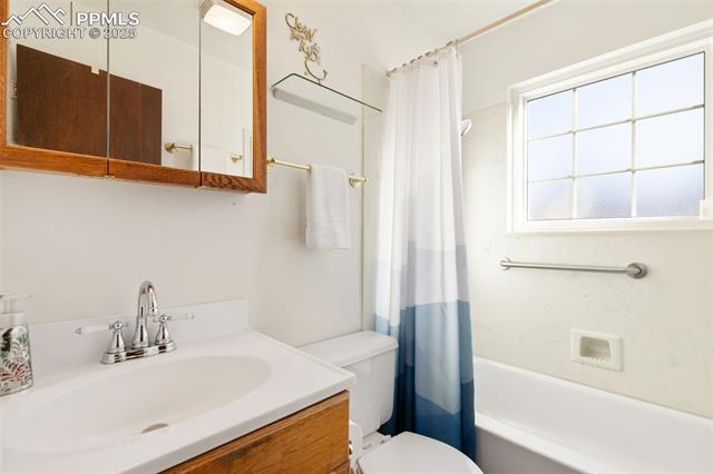 4930 Artistic Place