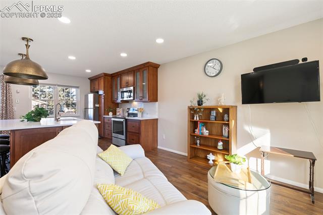 4930 Artistic Place