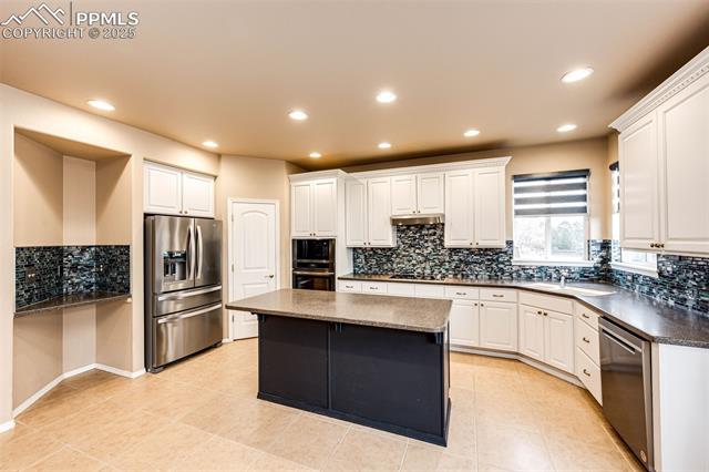 4985 Mushroom Rock Court