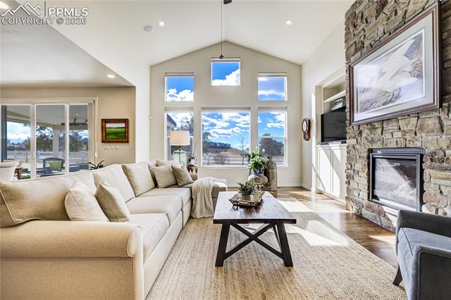 1265 Foothills Farm Way