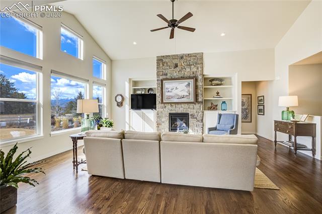 1265 Foothills Farm Way