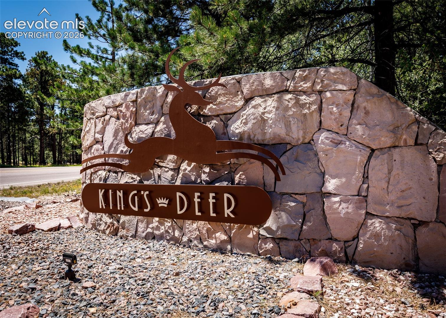 890 Kings Deer Point