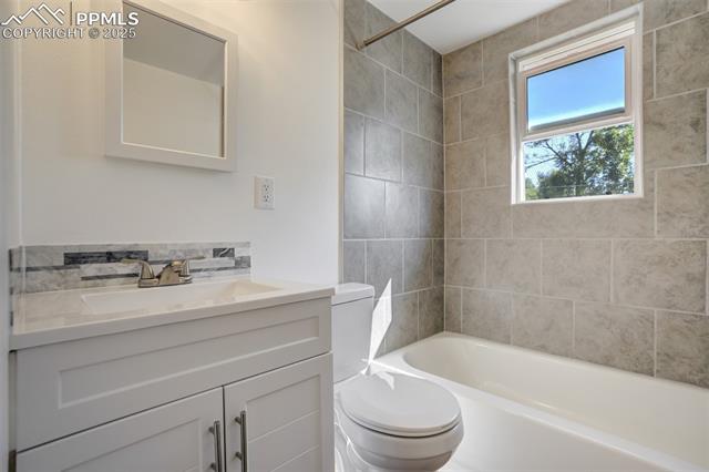 1243 Hartford Street