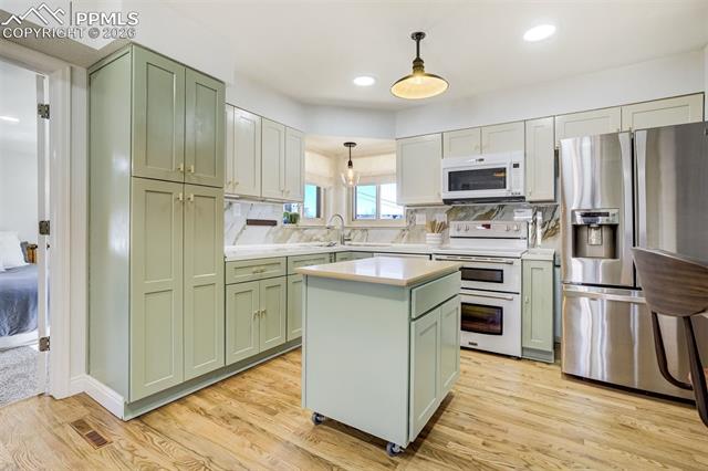 1004 Arcturus Drive