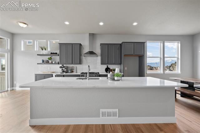 6421 Deco Drive